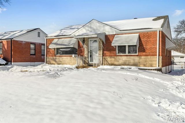 8015 Parkwood Drive, St Louis, MO 63123