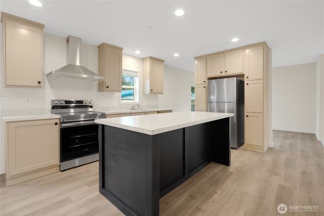 2809 NE Stone Way, Bremerton, WA 98310