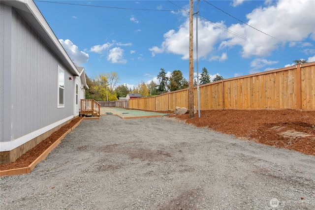 2809 NE Stone Way, Bremerton, WA 98310