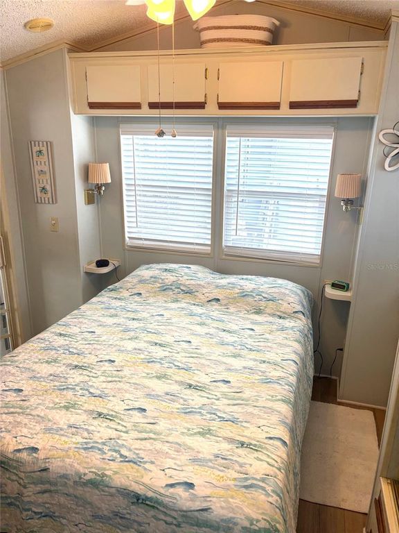 Image 11 of property listing at 9000 US HWY 192 598, Clermont, FL 34714