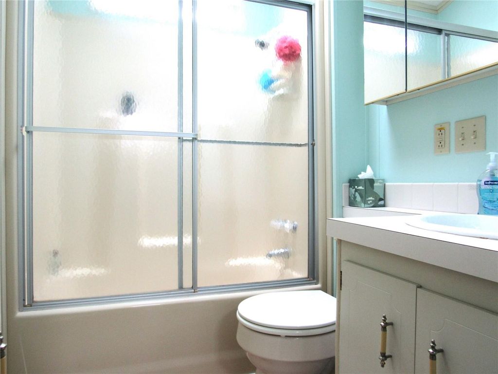 Image 13 of property listing at 9000 US HWY 192 598, Clermont, FL 34714