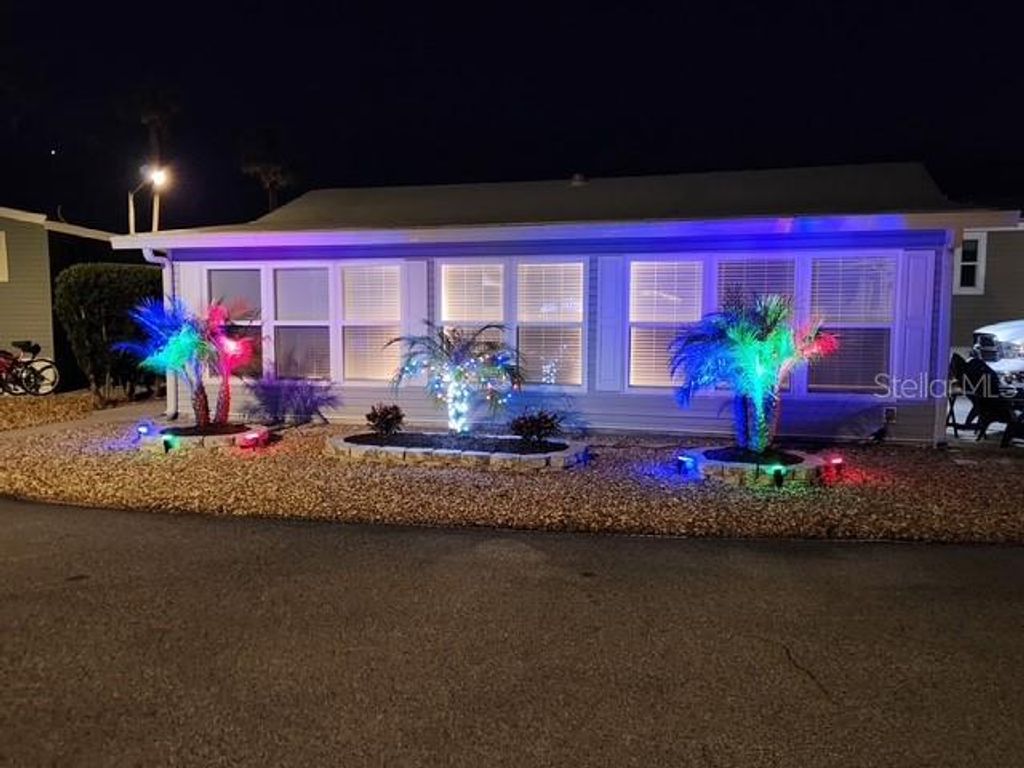 Image 3 of property listing at 9000 US HWY 192 598, Clermont, FL 34714