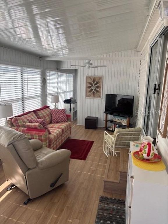 Image 7 of property listing at 9000 US HWY 192 598, Clermont, FL 34714