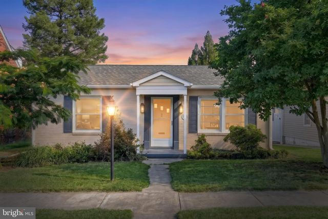 209 PENN ST, Hanover, PA 17331