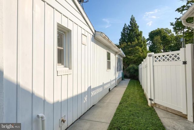 209 PENN ST, Hanover, PA 17331
