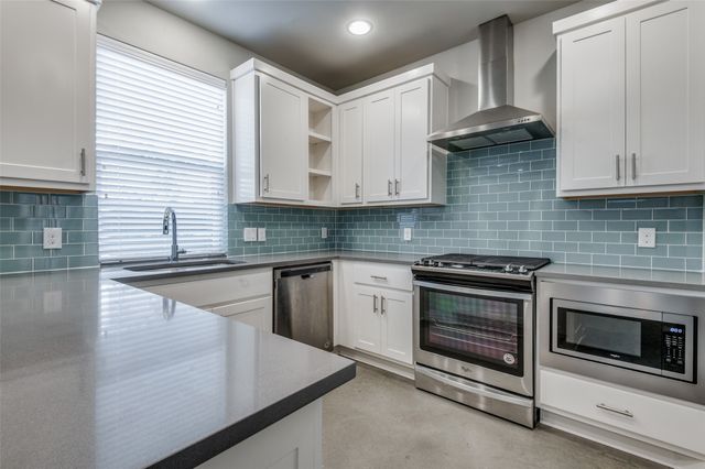 1225 Crownview Lane, Dallas, TX 75208