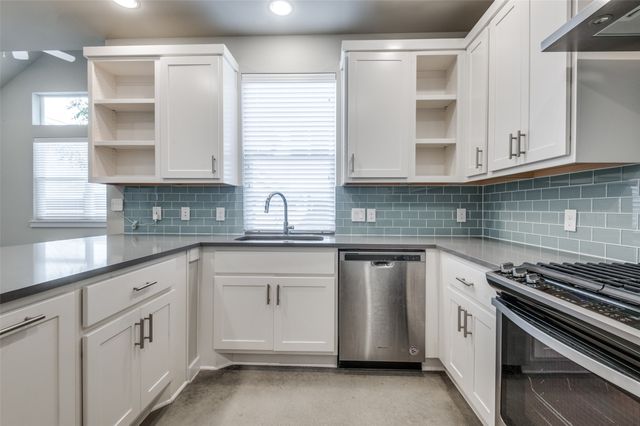 1225 Crownview Lane, Dallas, TX 75208