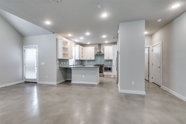 1225 Crownview Lane, Dallas, TX 75208