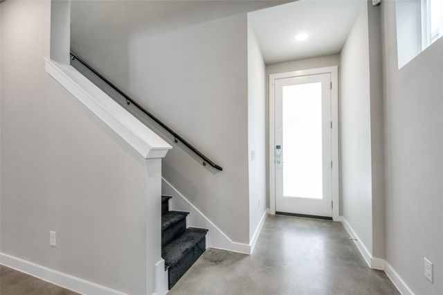 1225 Crownview Lane, Dallas, TX 75208