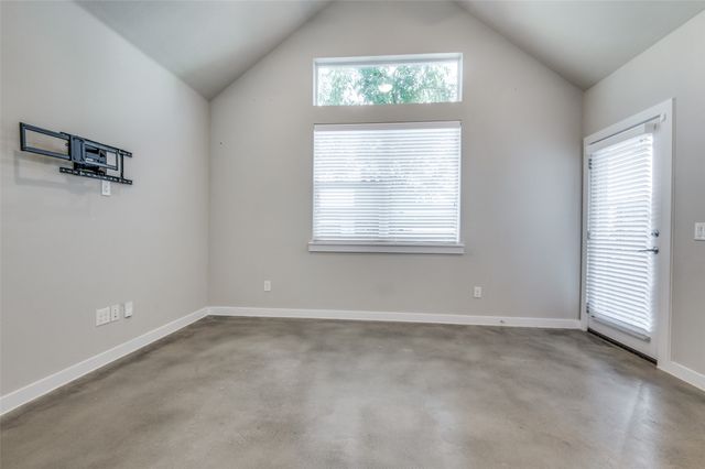 1225 Crownview Lane, Dallas, TX 75208