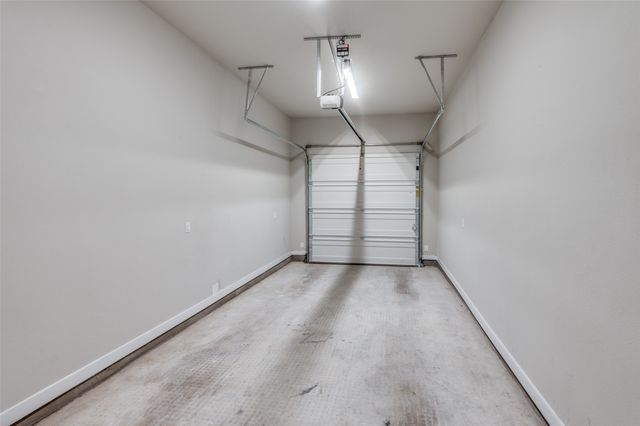 1225 Crownview Lane, Dallas, TX 75208