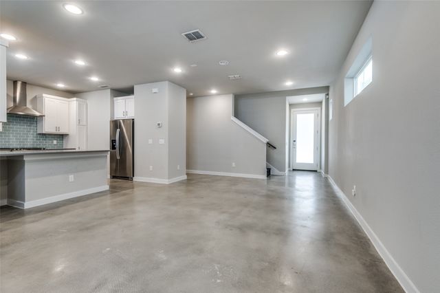 1225 Crownview Lane, Dallas, TX 75208