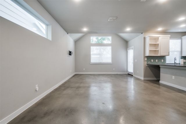 1225 Crownview Lane, Dallas, TX 75208