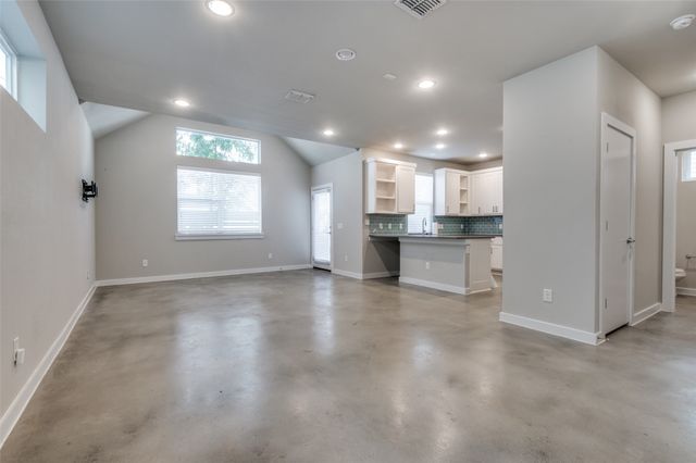 1225 Crownview Lane, Dallas, TX 75208