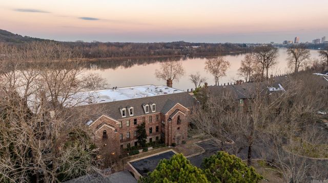 33 Riverpoint Road, Little Rock, AR 72202