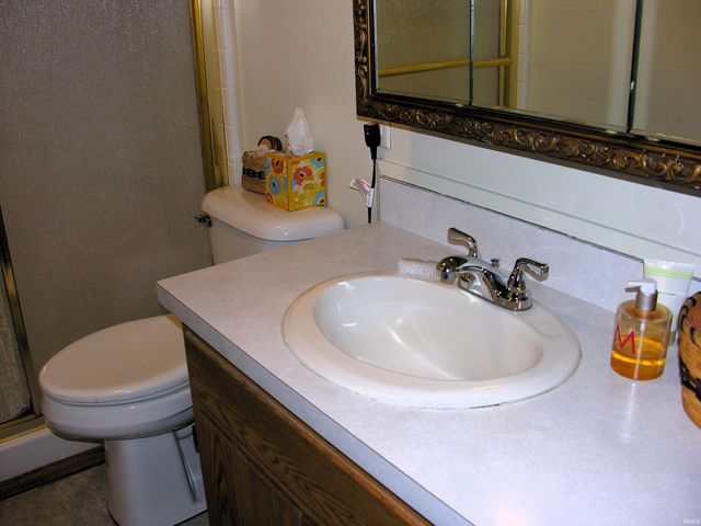 8290 E 550 N, Churubusco, IN 46723