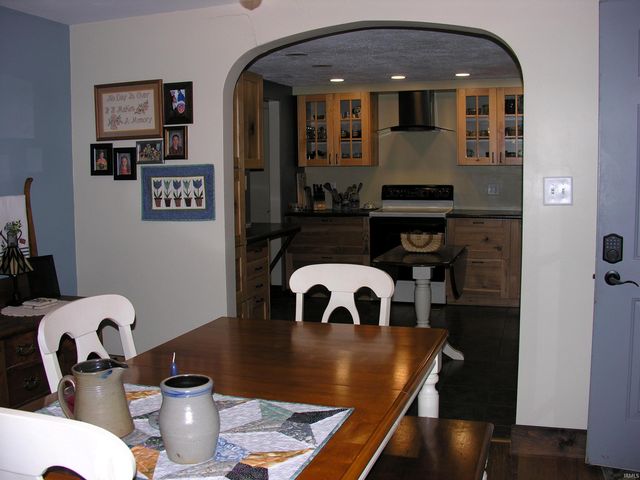 8290 E 550 N, Churubusco, IN 46723