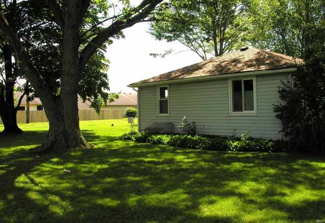 8290 E 550 N, Churubusco, IN 46723