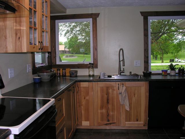 8290 E 550 N, Churubusco, IN 46723