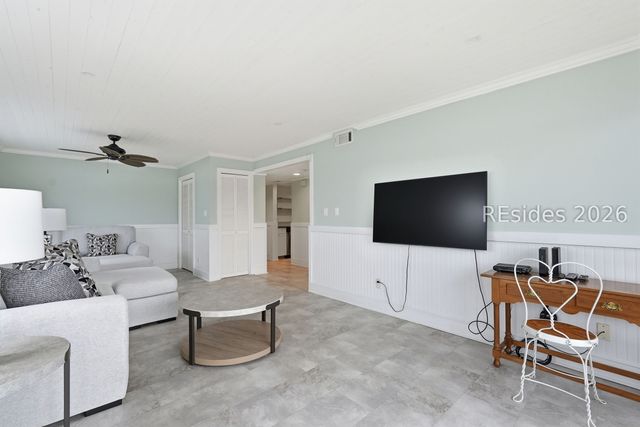 100 Helmsman Way Apt 209, Hilton Head Island, SC 29928