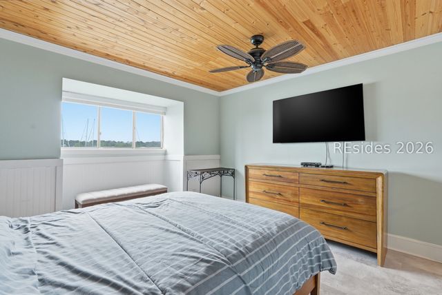 100 Helmsman Way Apt 209, Hilton Head Island, SC 29928