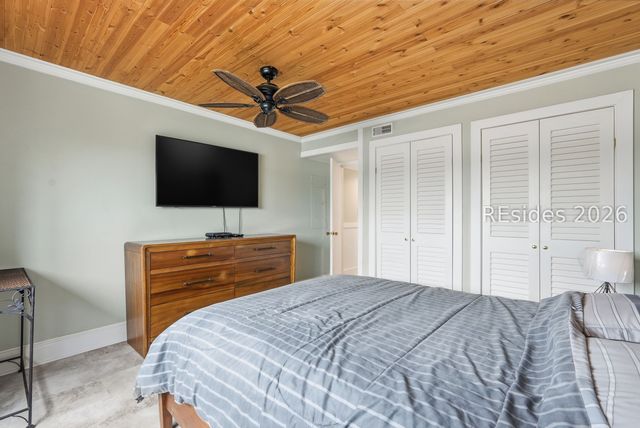100 Helmsman Way Apt 209, Hilton Head Island, SC 29928