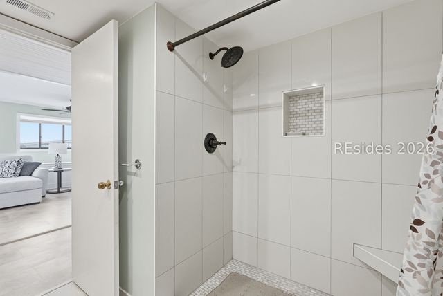100 Helmsman Way Apt 209, Hilton Head Island, SC 29928