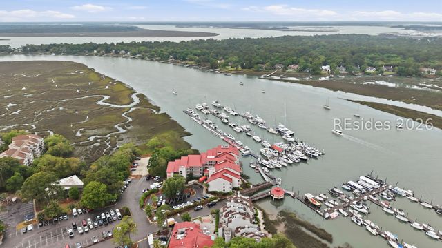100 Helmsman Way Apt 209, Hilton Head Island, SC 29928