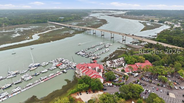 100 Helmsman Way Apt 209, Hilton Head Island, SC 29928