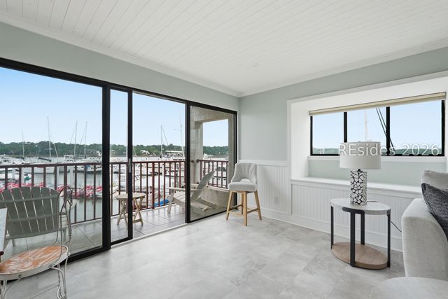 100 Helmsman Way Apt 209, Hilton Head Island, SC 29928