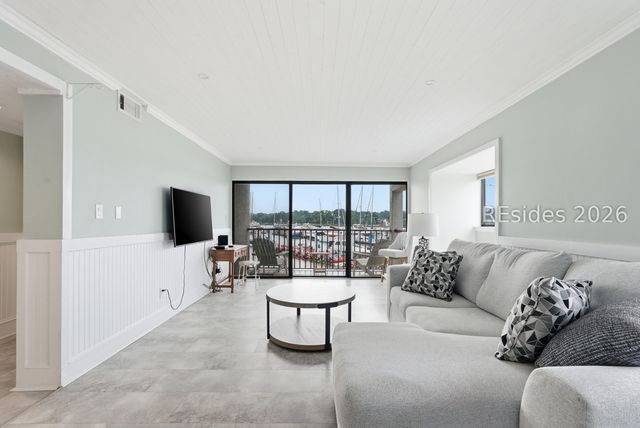 100 Helmsman Way Apt 209, Hilton Head Island, SC 29928