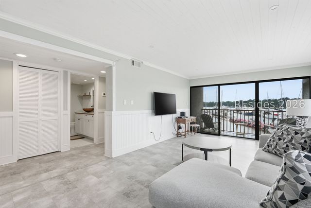 100 Helmsman Way Apt 209, Hilton Head Island, SC 29928
