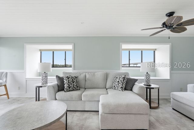 100 Helmsman Way Apt 209, Hilton Head Island, SC 29928