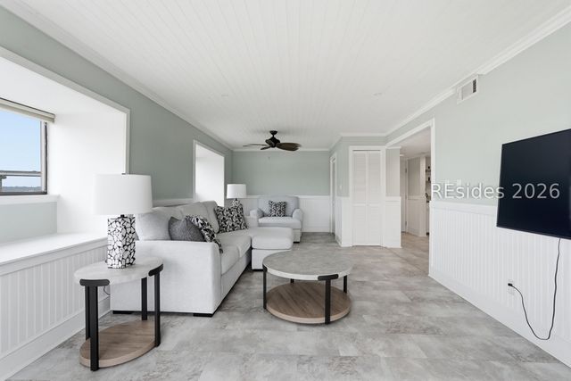 100 Helmsman Way Apt 209, Hilton Head Island, SC 29928