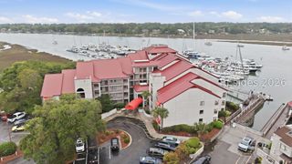 100 Helmsman Way Apt 209, Hilton Head Island, SC 29928