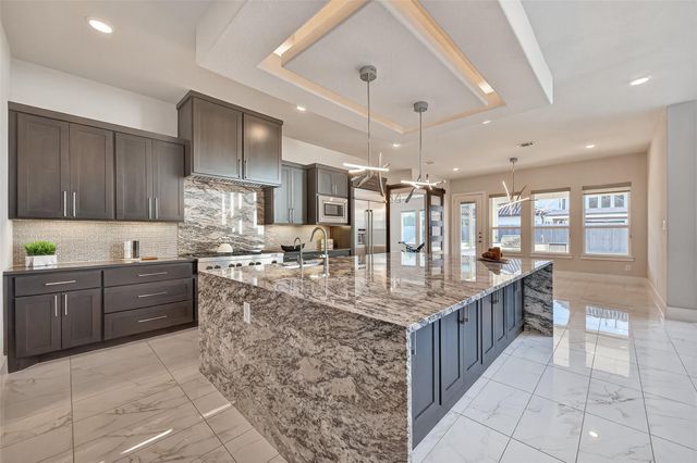 22 Crown Grove, Sugar Land, TX 77498