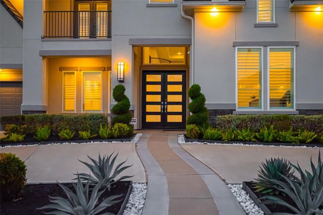 22 Crown Grove, Sugar Land, TX 77498