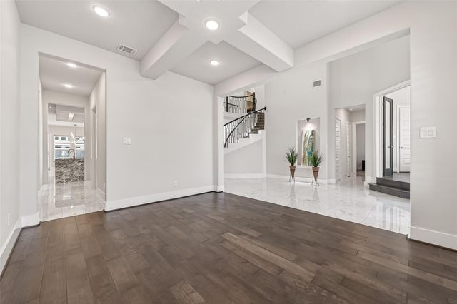 22 Crown Grove, Sugar Land, TX 77498