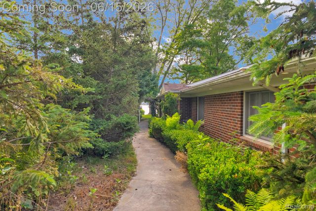 3080 Jackson Boulevard, Highland Charter Township, MI 48356