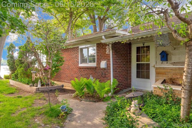 3080 Jackson Boulevard, Highland Charter Township, MI 48356