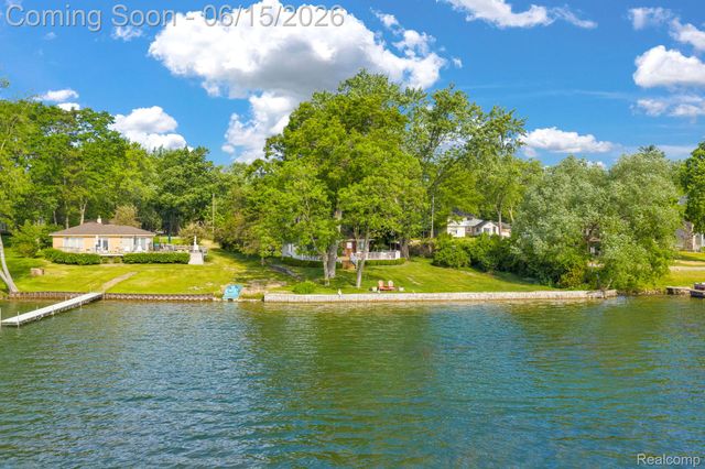 3080 Jackson Boulevard, Highland Charter Township, MI 48356