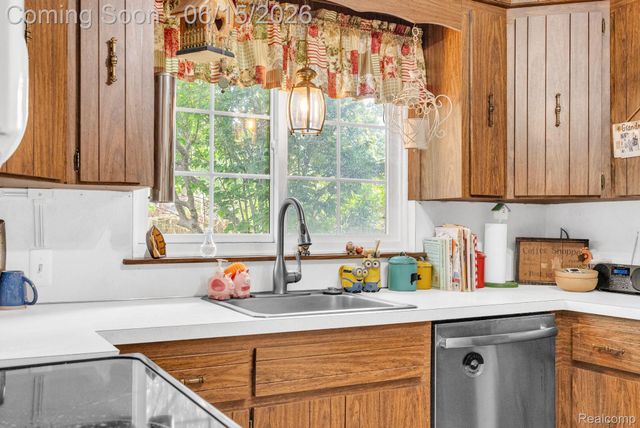 3080 Jackson Boulevard, Highland Charter Township, MI 48356