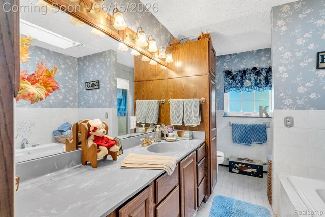 3080 Jackson Boulevard, Highland Charter Township, MI 48356