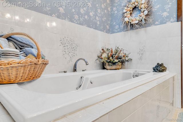 3080 Jackson Boulevard, Highland Charter Township, MI 48356