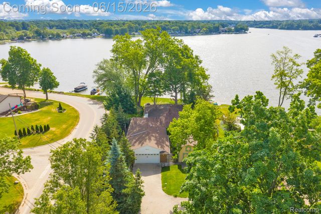 3080 Jackson Boulevard, Highland Charter Township, MI 48356