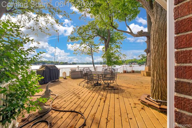 3080 Jackson Boulevard, Highland Charter Township, MI 48356