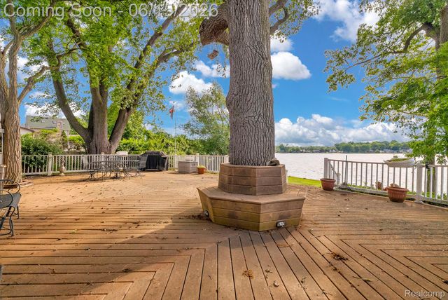 3080 Jackson Boulevard, Highland Charter Township, MI 48356