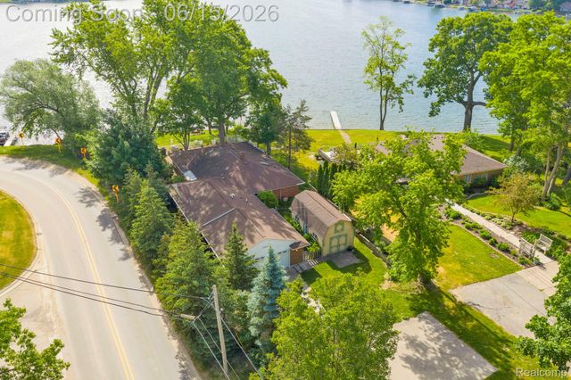 3080 Jackson Boulevard, Highland Charter Township, MI 48356