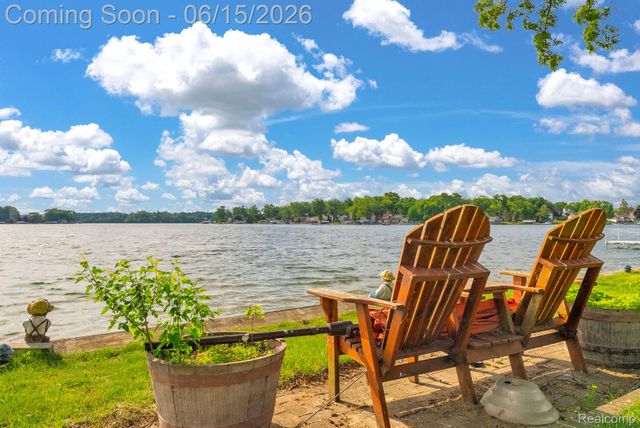 3080 Jackson Boulevard, Highland Charter Township, MI 48356
