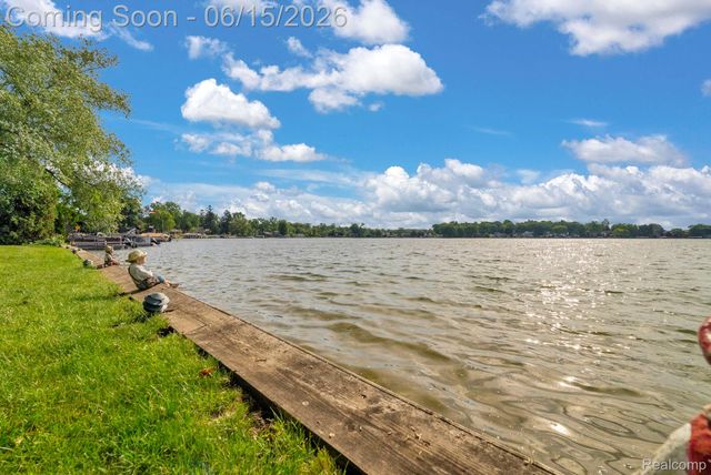 3080 Jackson Boulevard, Highland Charter Township, MI 48356